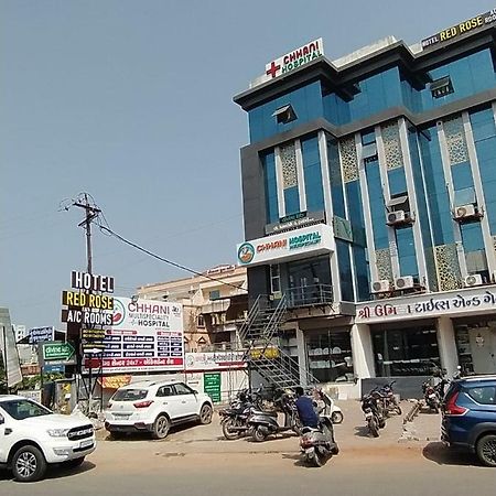Hotel Red Rose Vadodara Dış mekan fotoğraf