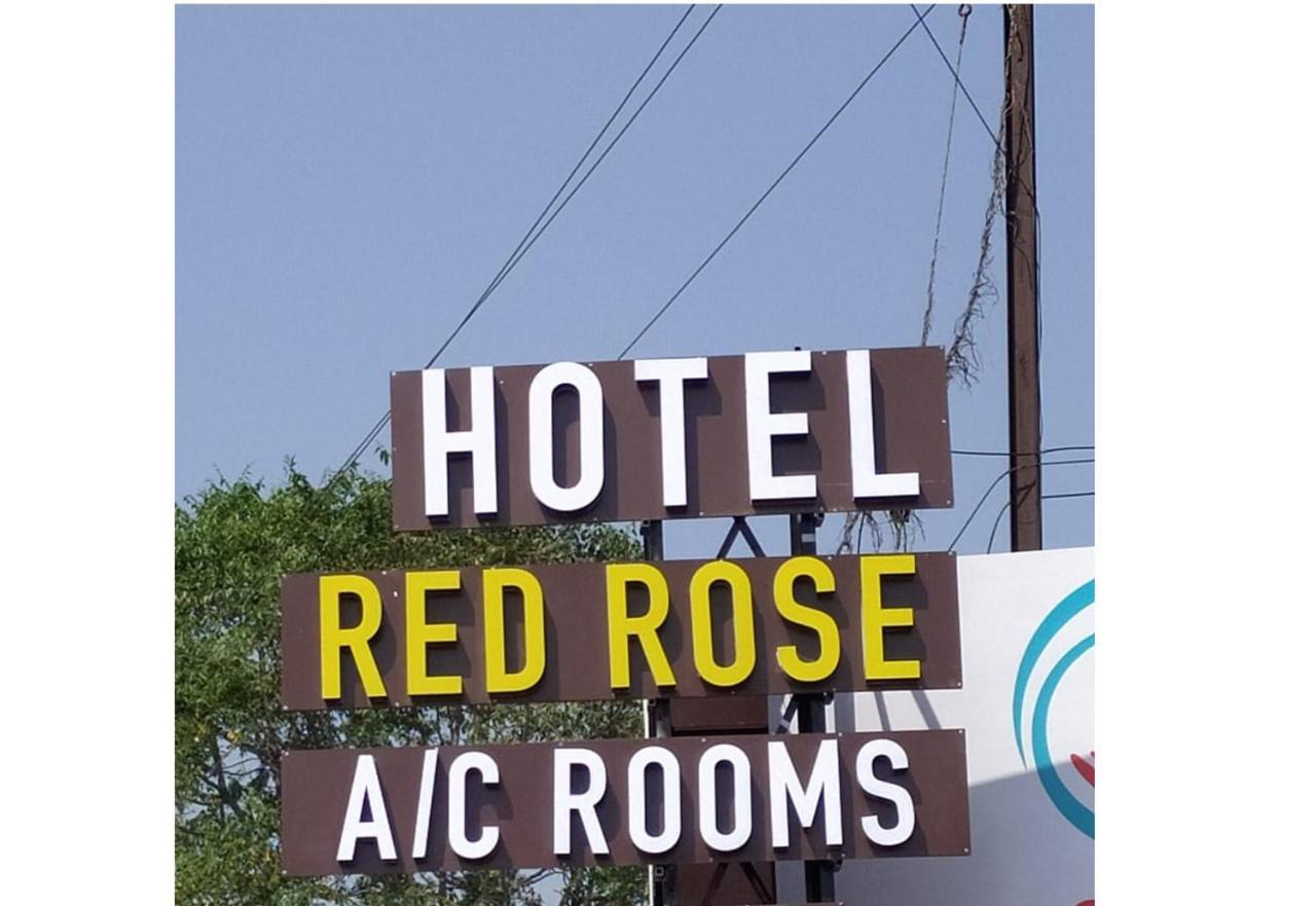 Hotel Red Rose Vadodara Dış mekan fotoğraf
