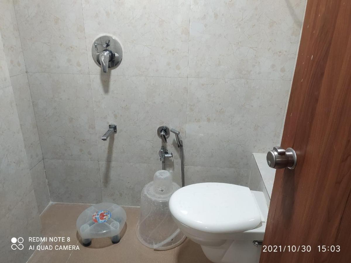 Hotel Red Rose Vadodara Dış mekan fotoğraf