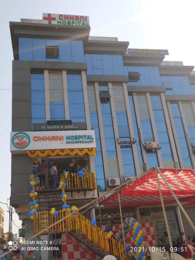 Hotel Red Rose Vadodara Dış mekan fotoğraf