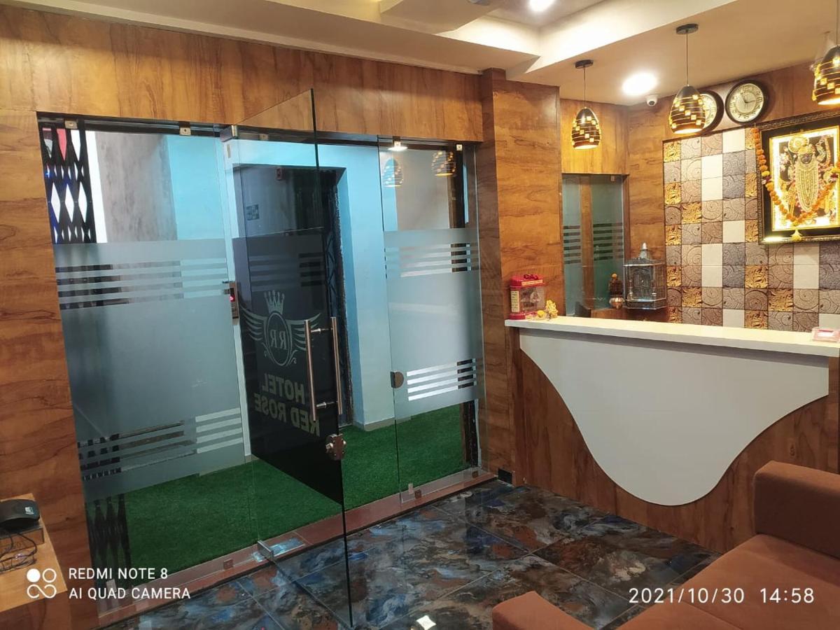 Hotel Red Rose Vadodara Dış mekan fotoğraf